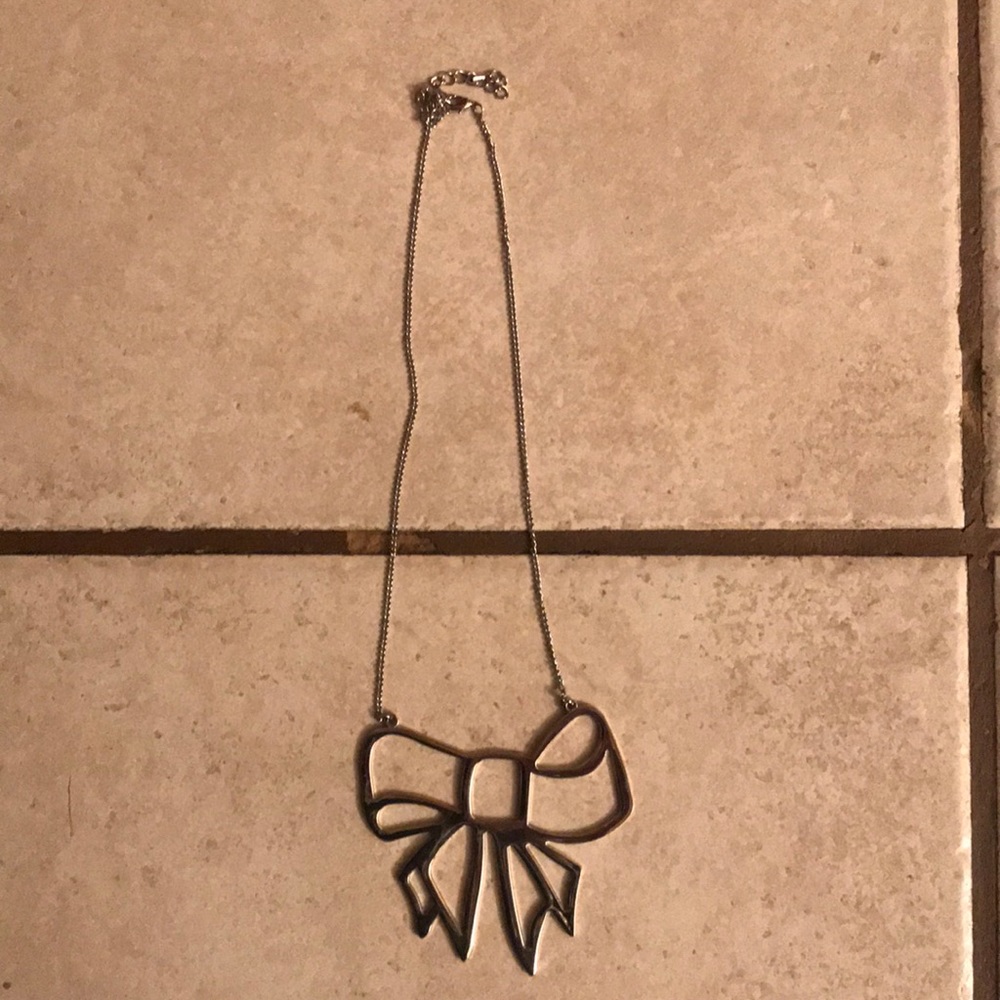 Silver bow necklace !!!